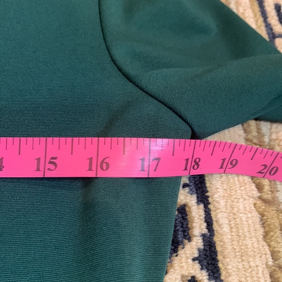 BELLE…BADGLEY MISCHKA green knit dress - Picture 5 of 8